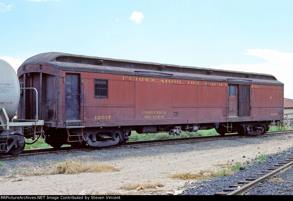 Ferrocarril del Pacifico #12017 on rear of train